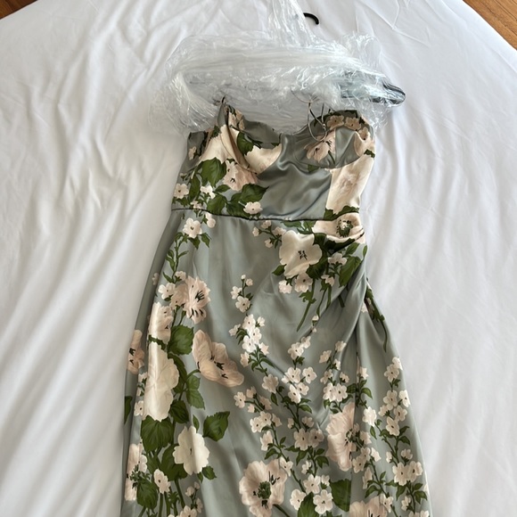AUTHENTIC Reformation Marguerite Floral Green Sage Silk Dress - Picture 4 of 12